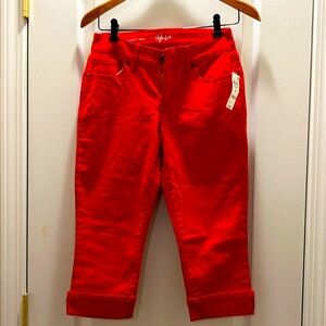 Style & Co Curvy Capri NWT